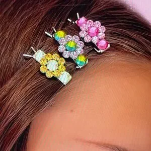 ? TARINA TARANTINO CRYSTAL MICRO HAIR CLIP ? NWT ? Tarina would show up to work at M.A.C in 1992 wearing her  main image 3